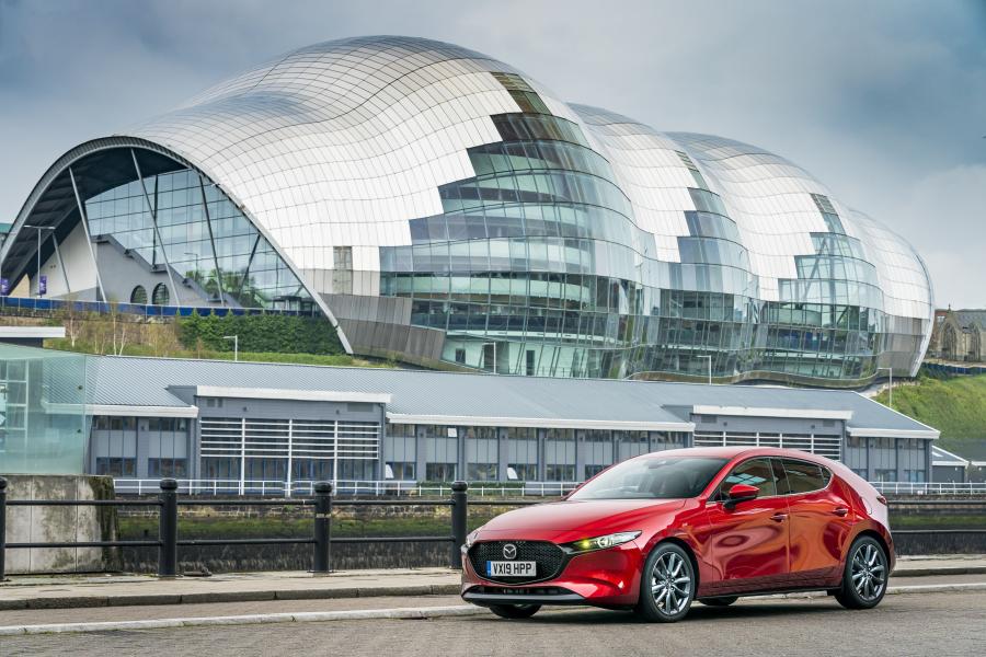  Mazda3 Skyactiv-G Sport Lux Hatchback 2019 года  (UK) (фото 6 из 91)